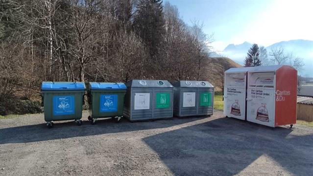 Abfallcontainer Umzug zum Seilbahnparkplatz